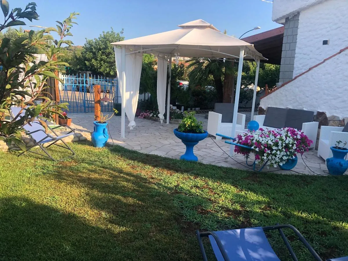 Villa Gino Santa Lucia  Santa Lucia (Sardinia)